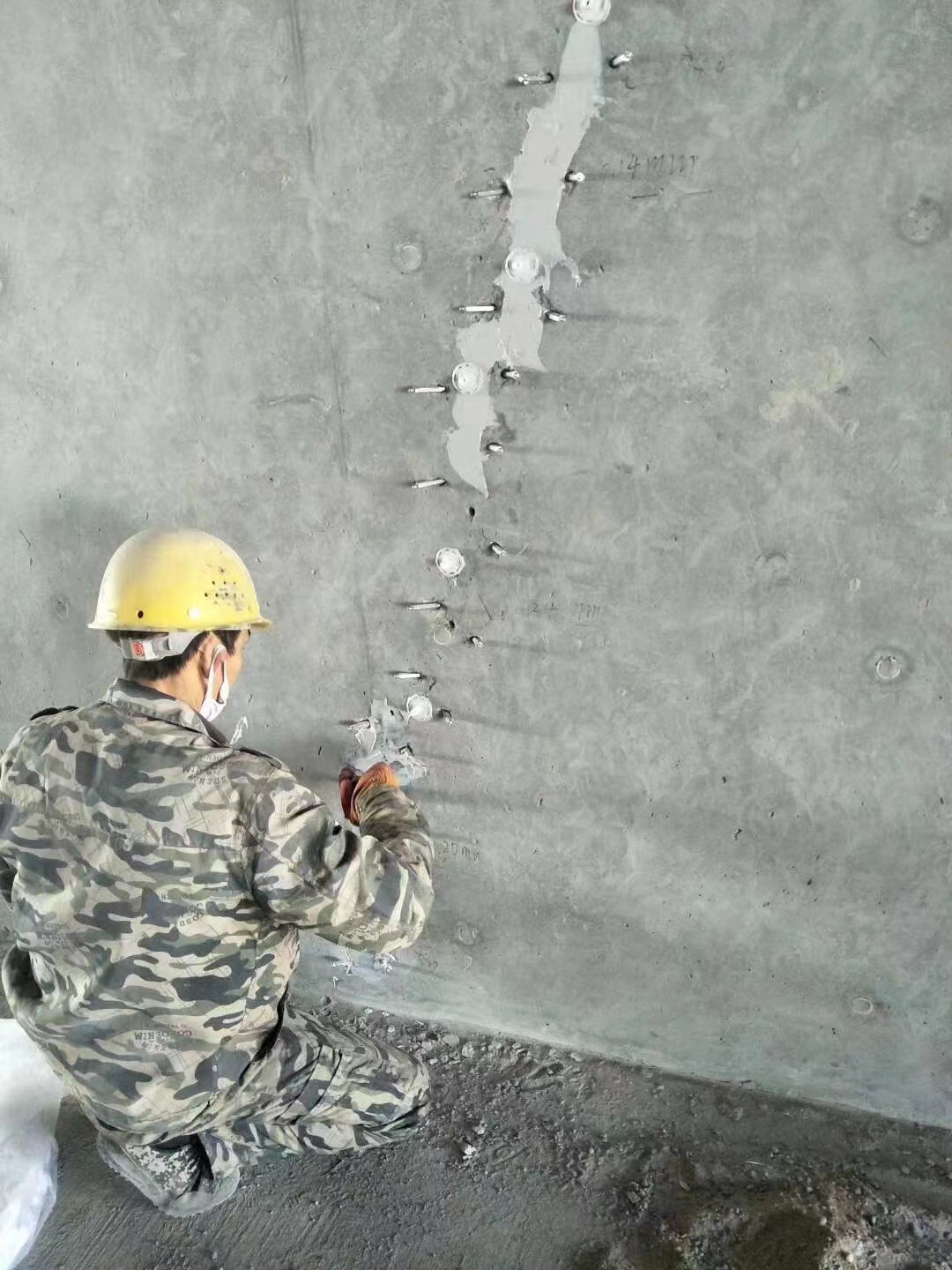 宁海混凝土楼板裂缝加固施工的方案